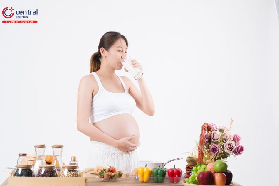 Sữa cung cấp nguồn dĩnh dưỡng dồi dào cho bà bầu