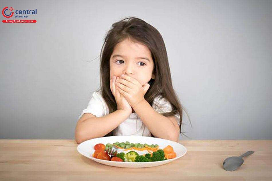 Trẻ bị suy dinh dưỡng thiếu vitamin A