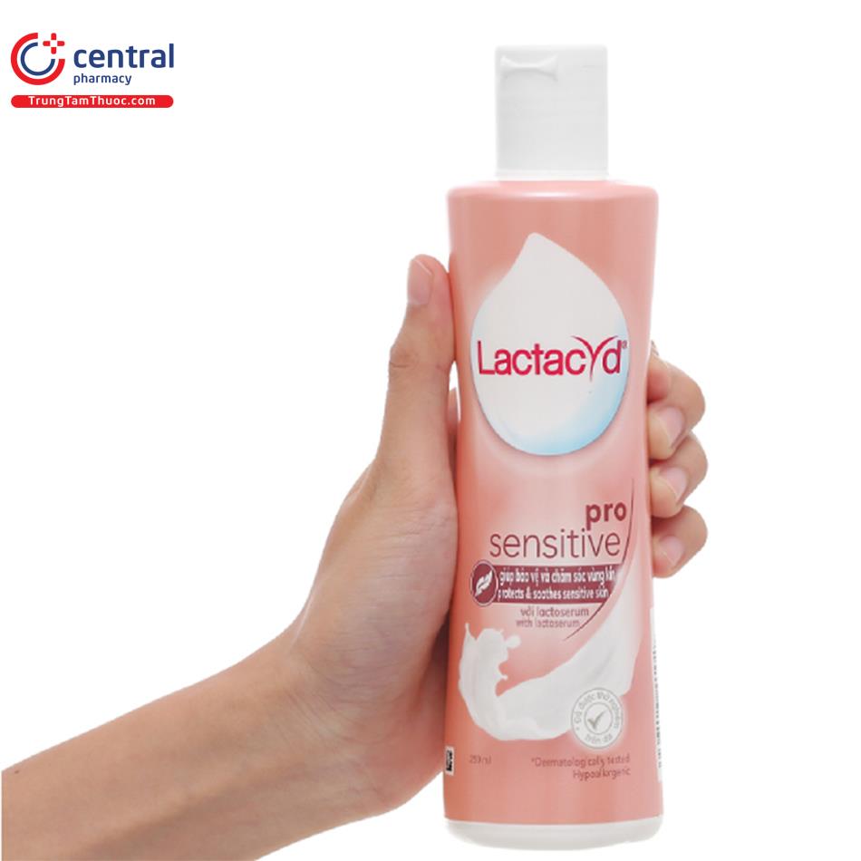 Lactacyd Pro Sensitive 250ml giúp vùng kín khô thoáng