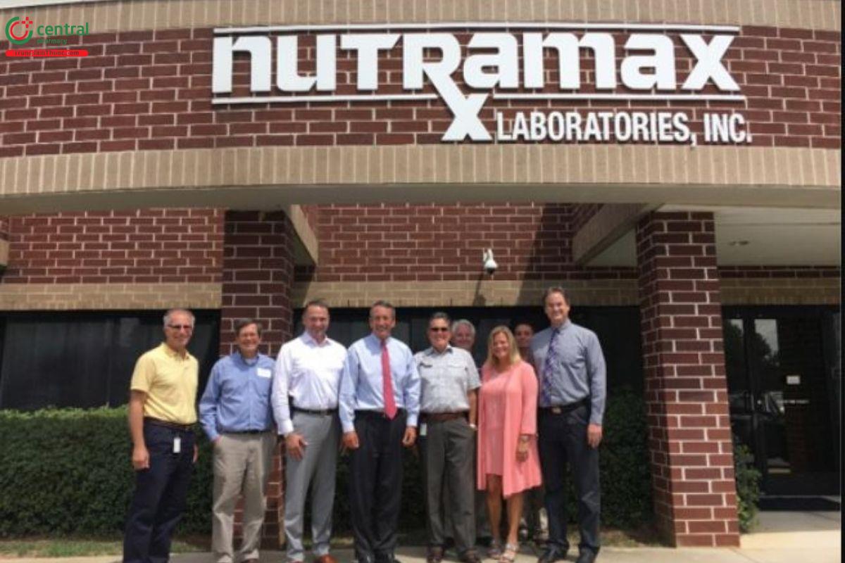Mark Sanford tham quan Nutramax Laboratories