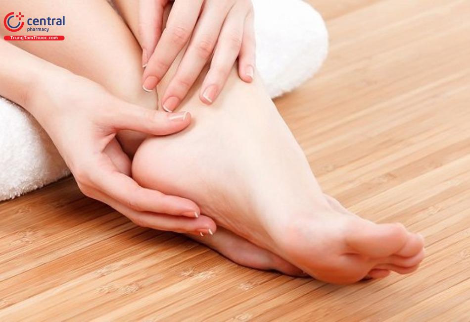 Bệnh đa xơ cứng gây tê bì ở gan bàn chân