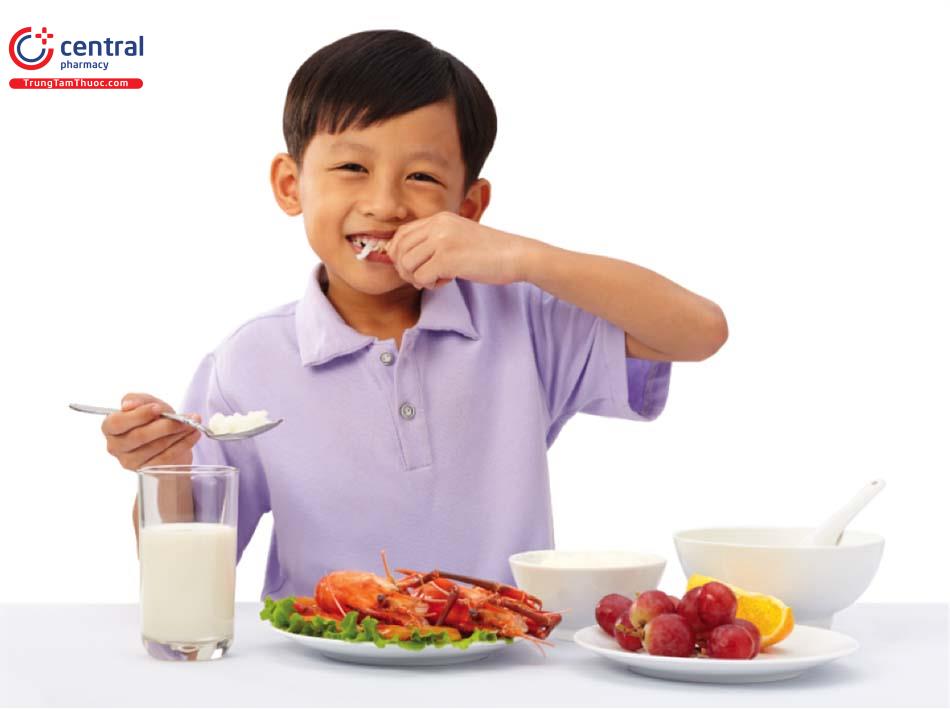 Chế độ dinh dưỡng, sinh hoạt đảm bảo cho trẻ chậm tăng trưởng chiều cao