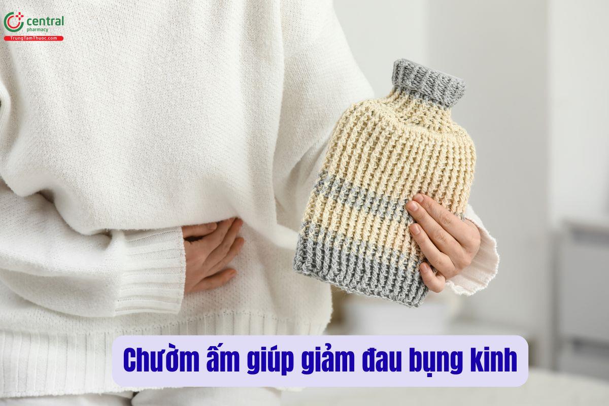 Chườm ấm giúp giảm đau bụng kinh