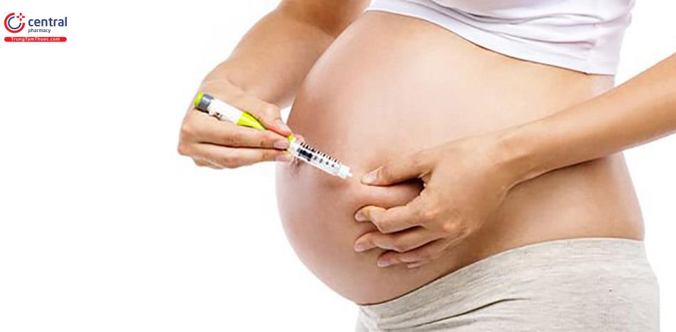Điều trị tiểu đường thai kỳ bằng insulin.