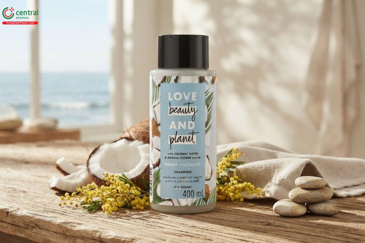 Dầu gội Love Beauty and Planet Volume and Bounty (chai trắng).