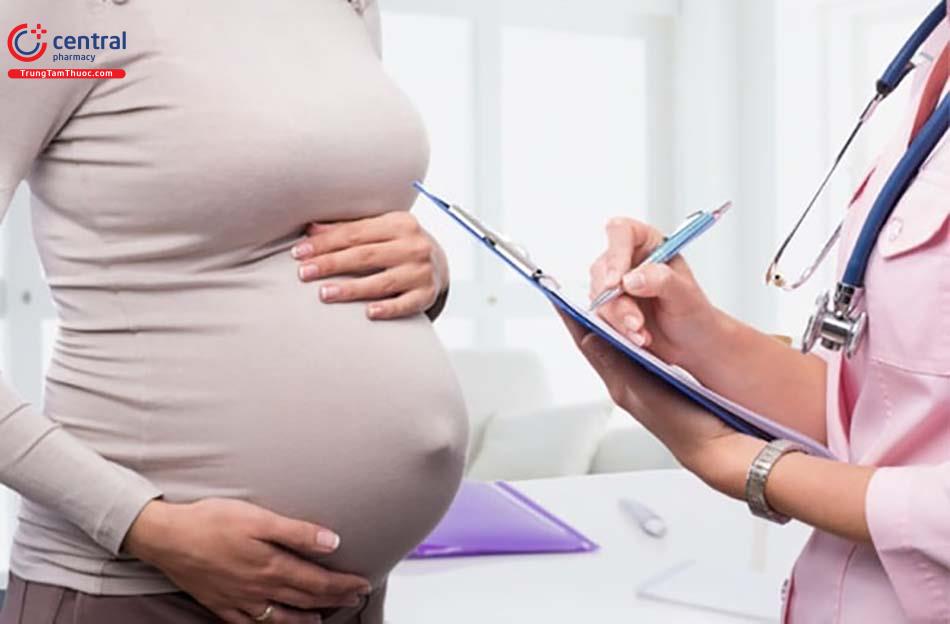 Điều trị dự phòng tăng sản thượng thận bẩm sinh khi mang thai.