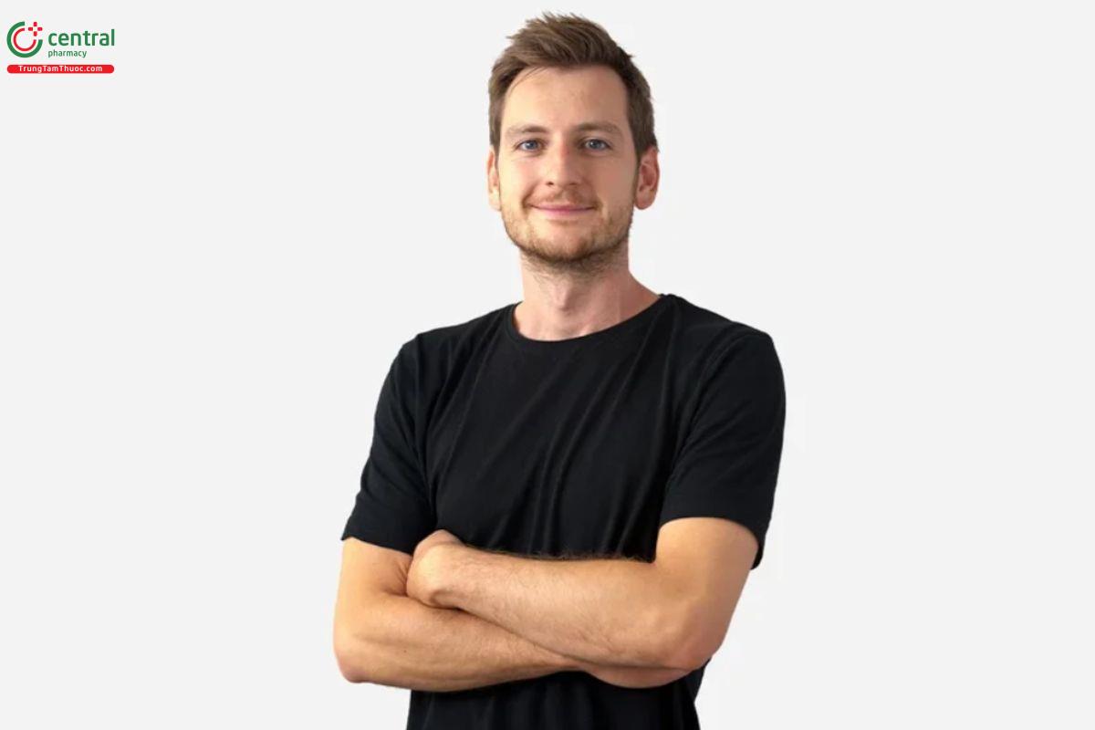 Peter, người sáng lập Dr. Severin