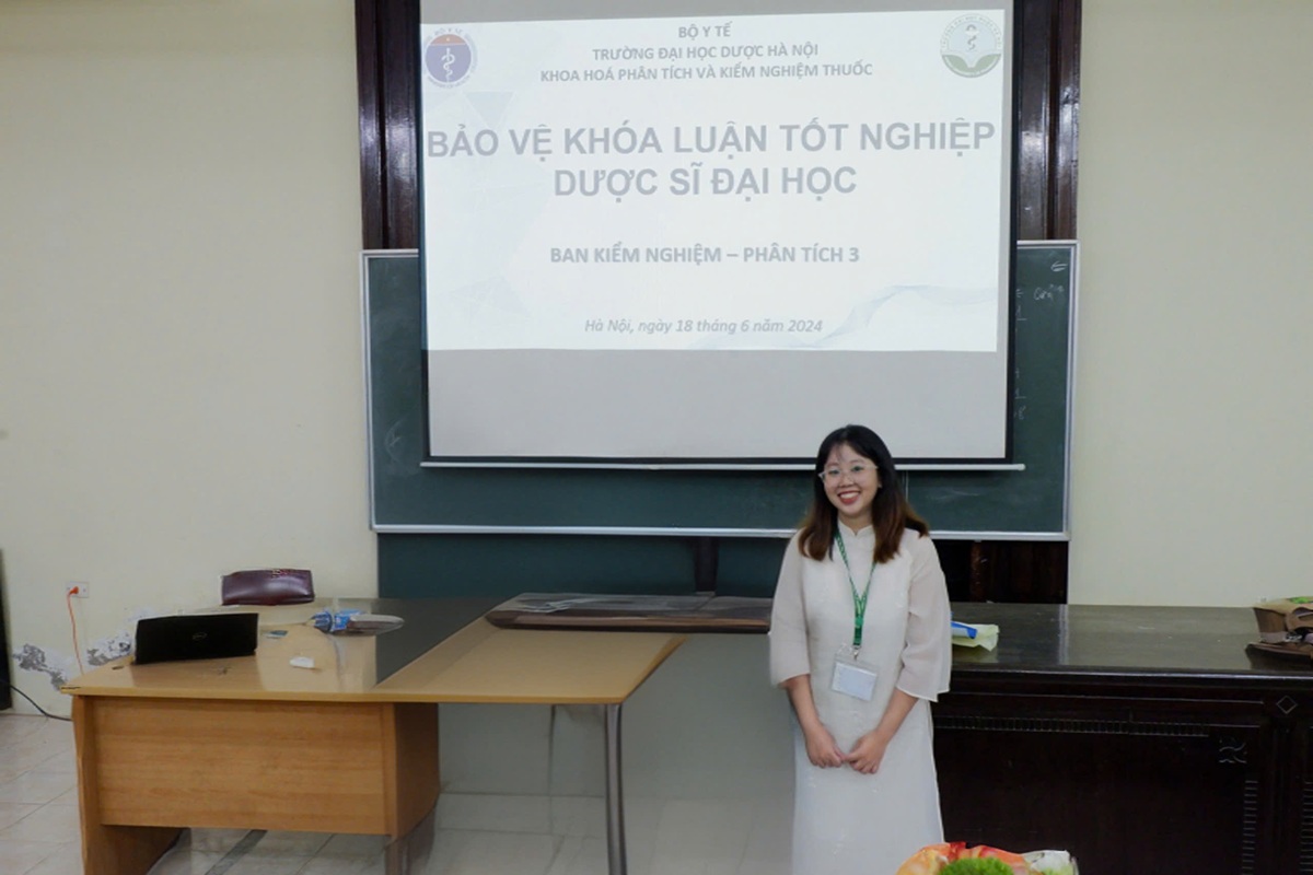 Dược sĩ Phạm Mai trong buổi bảo vệ luận án tốt nghiệp