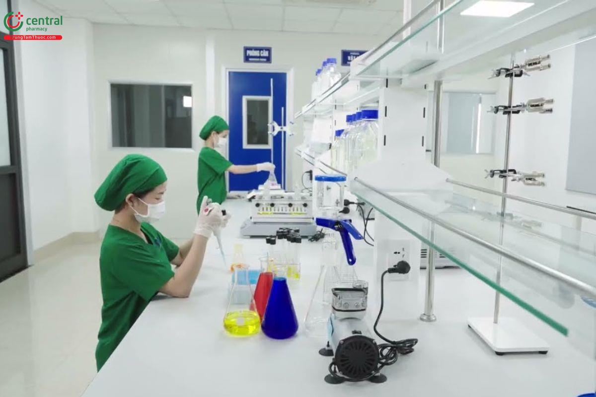 Dược phẩm Công nghệ cao FDA có đội ngũ nhân sự chuyên môn cao