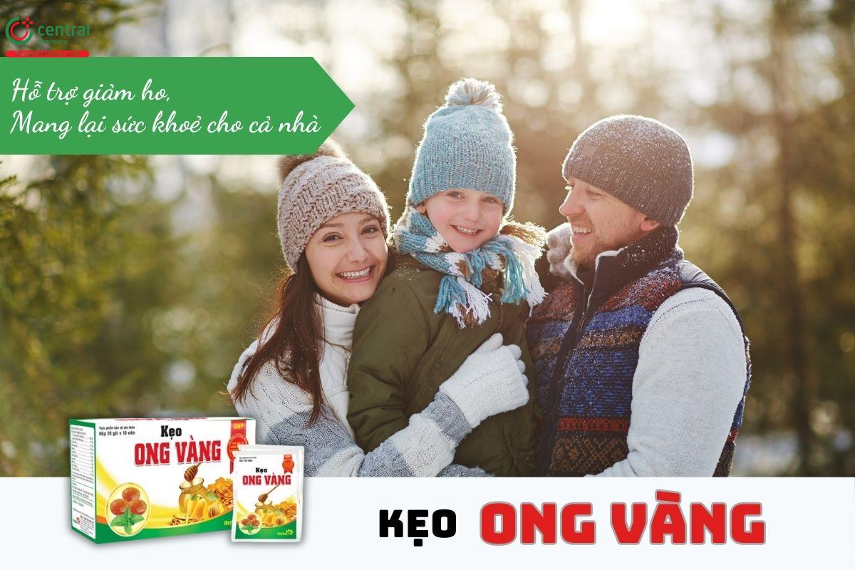 Kẹo Ong Vàng có chứa các thảo dược như tỳ bà diệp, cam thảo, gừng, xuyên bối mẫu, giúp làm dịu cơn ho, giảm cảm giác đau rát cổ họng