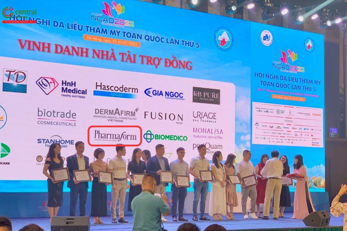 Pharmaform là thương hiệu Dược mỹ phẩm được sáng lập bởi đội ngũ Dược sĩ đến từ trường Đại học Dược Hà Nội.