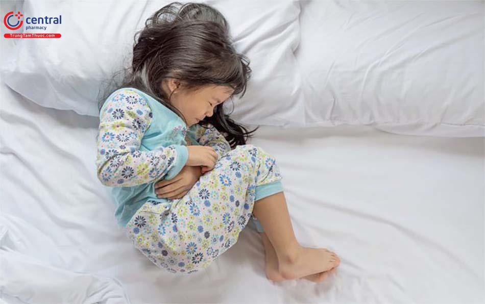 Suy thượng thận mãn tính ở trẻ thường gây đau bụng tái phát
