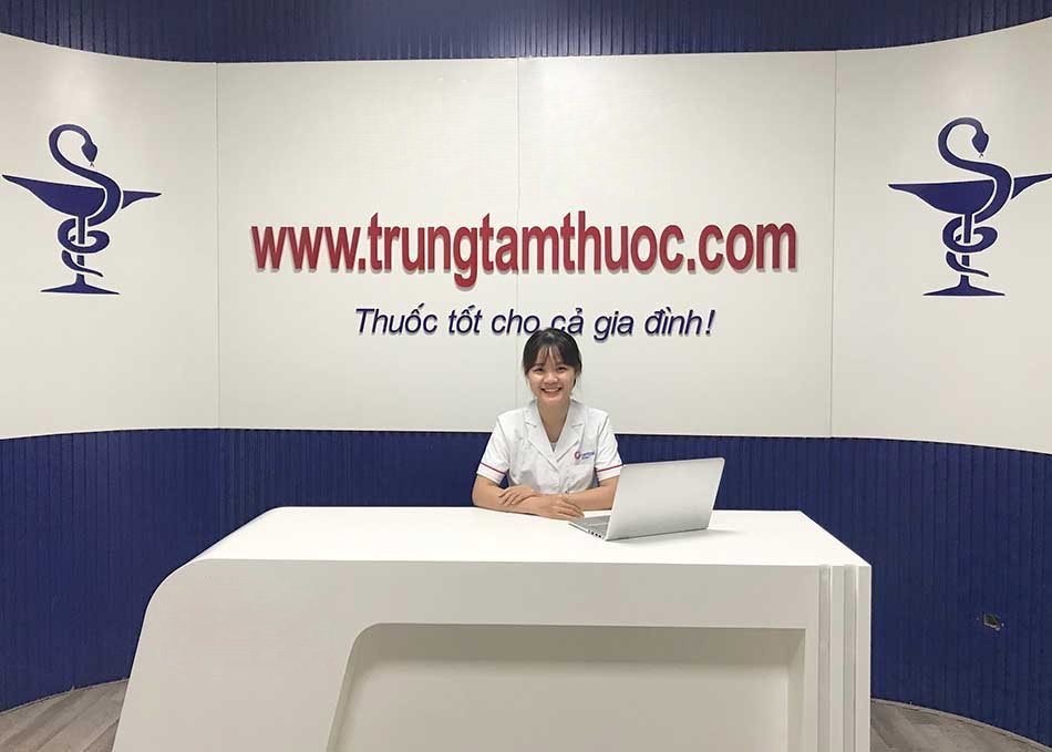 Dược sĩ Nguyễn Thư là dược sĩ chịu trách nhiệm chuyên môn của Trung Tâm Thuốc Central Pharmacy