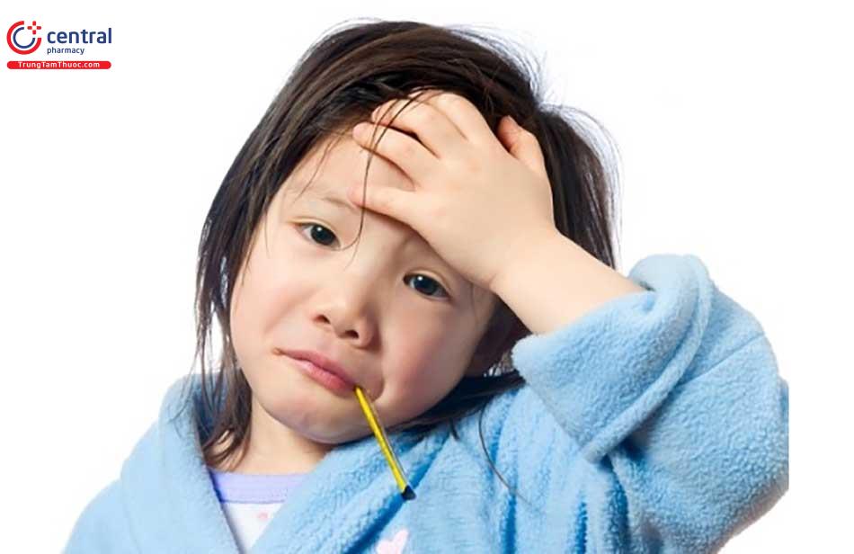 Trẻ bị sốt có thể kèm theo một số nhiễm trùng khác.
