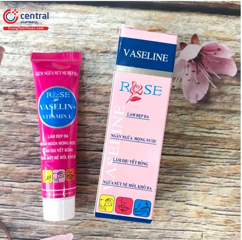 Vaseline Rose 10g giúp giảm khô da