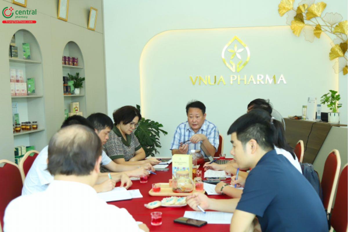 Nhân viên đang làm việc tại Vnua Pharma