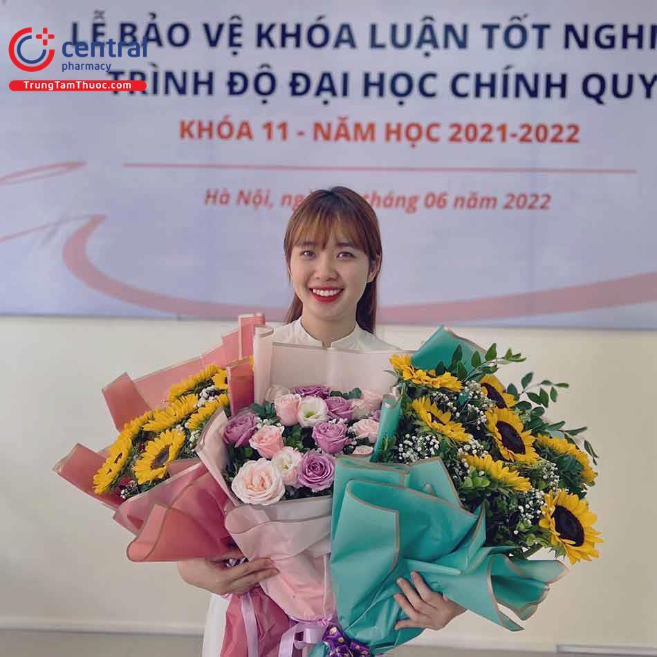 Dược sĩ Cẩm Loan