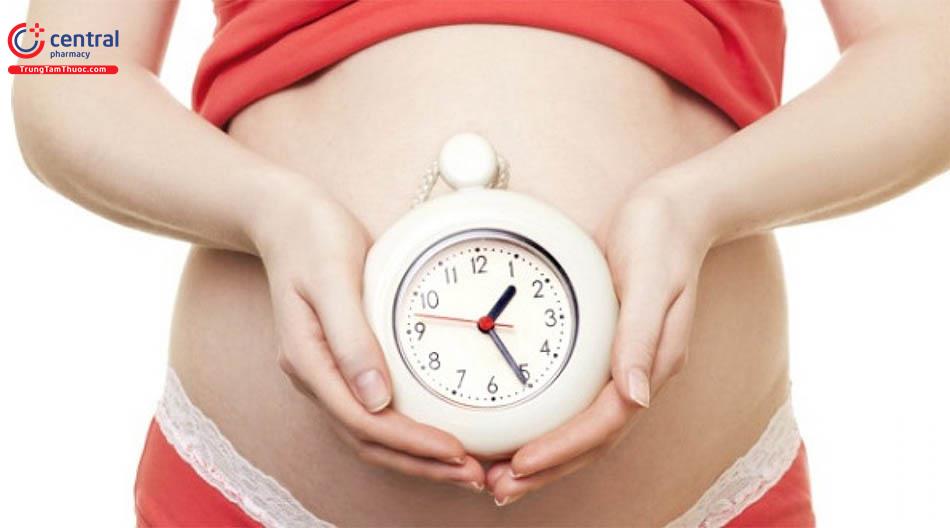 Can thiệp khởi phát chuyển dạ để giảm thiểu biến cố ở mẹ và thai nhi