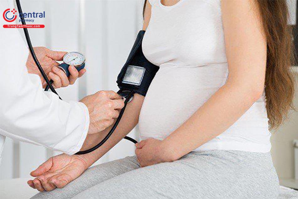 Tăng huyết áp trong thai kì và những điều bà bầu cần biết