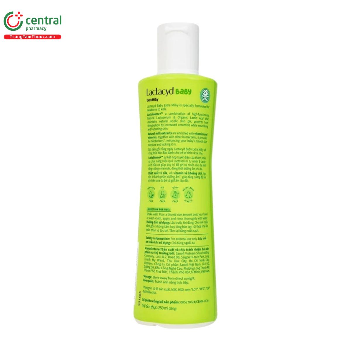 sua tam goi lactacyd baby extra milky 250ml 3 Q6772