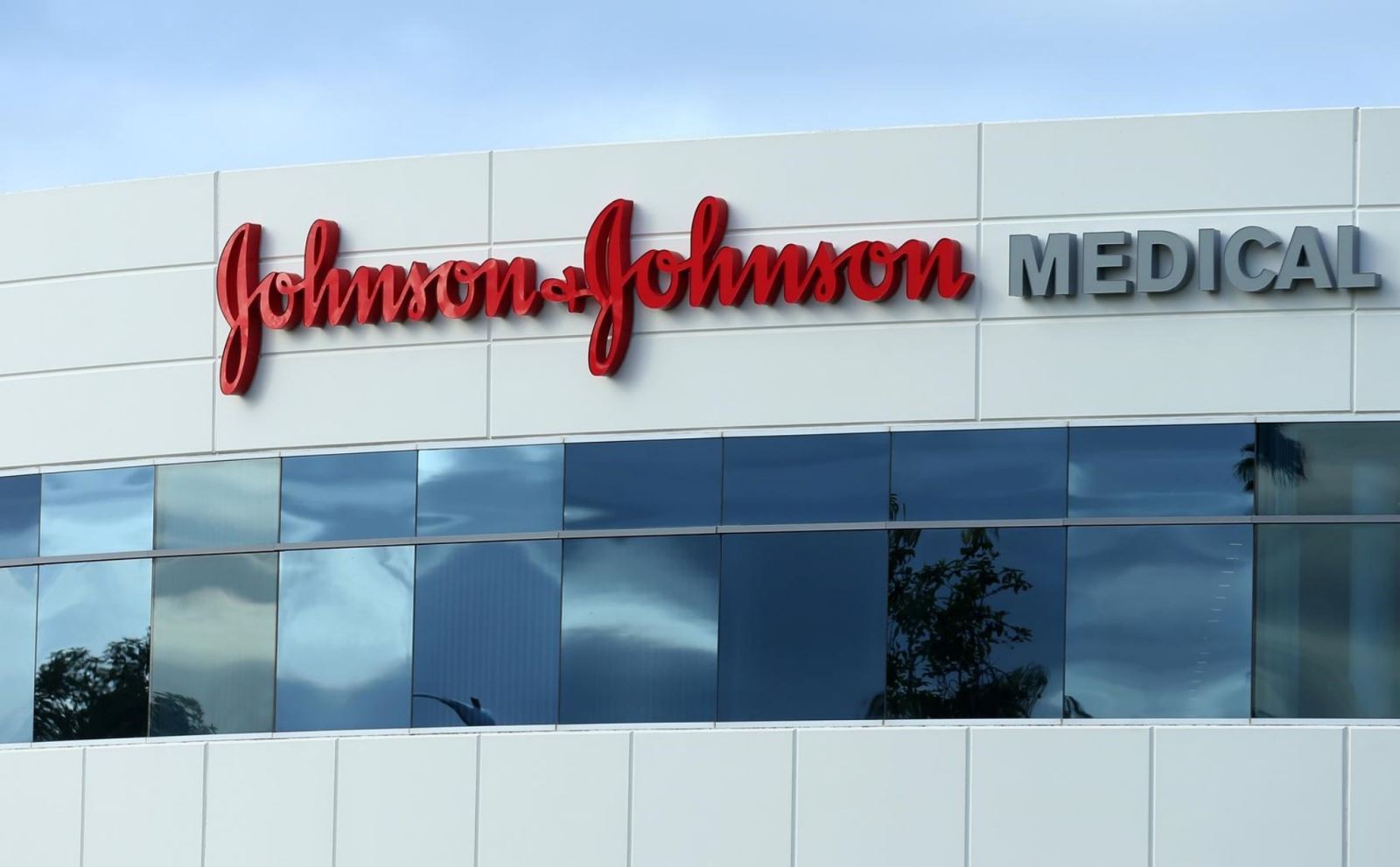 Johnson & Johnson - một trong những công ty dược phẩm hàng đầu thế giới.