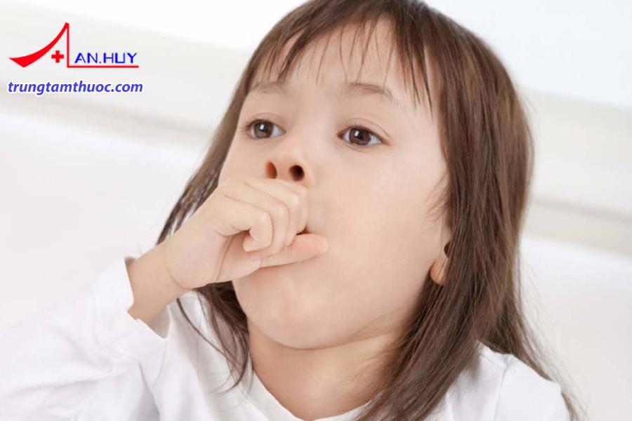 Vi khuẩn là một trong những tác nhân gây viêm đường hô hấp trên của trẻ.