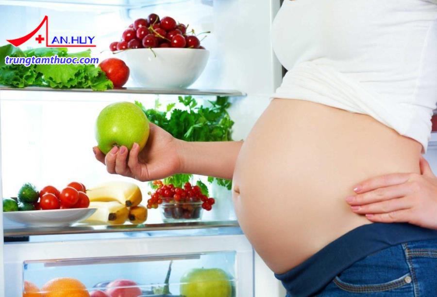 Duy trì chế độ ăn uống khoa học là cách tốt nhất giúp bổ sung nội tiết tố cho bà bầu