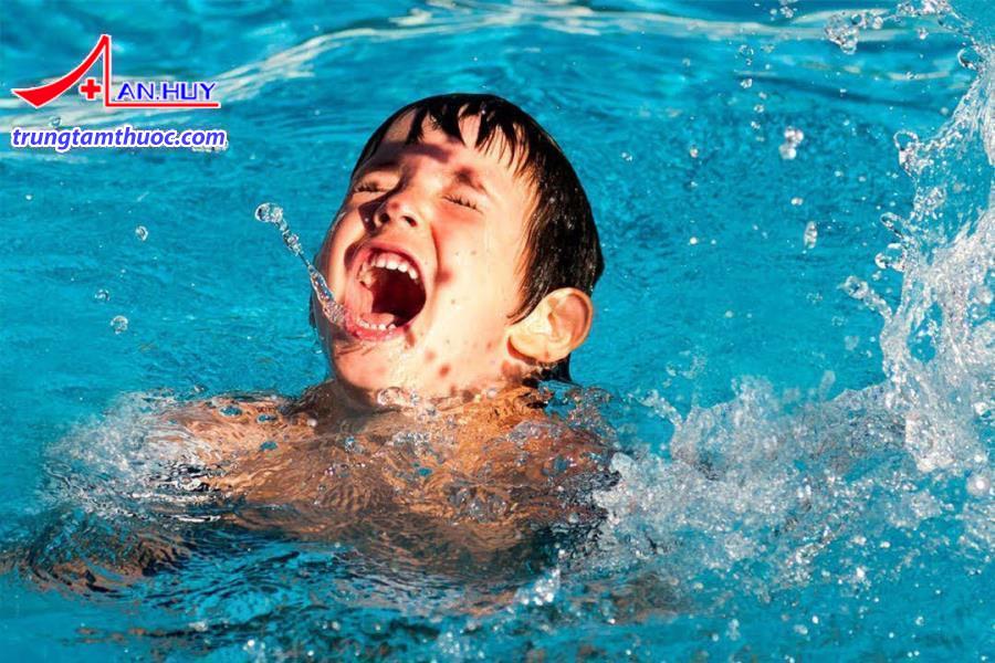 Đuối nước có những hình thái lâm sàng như thế nào?