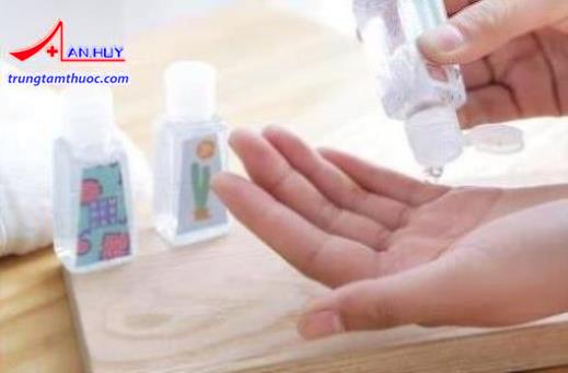 Thường xuyên sử dụng nước rửa tay khô để ngăn ngừa bệnh tật
