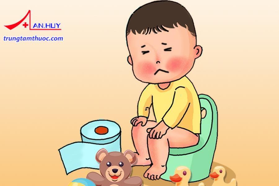 Táo bón khiến trẻ đi vệ sinh rất khó khăn.