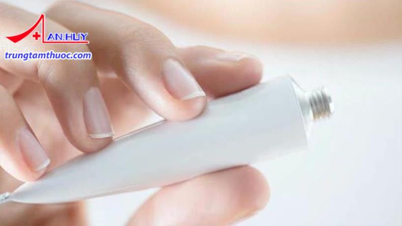 Sử dụng thuốc điều trị.