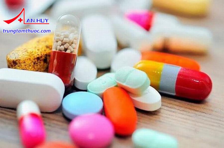 Điều trị rối loạn lipid máu bằng thuốc.