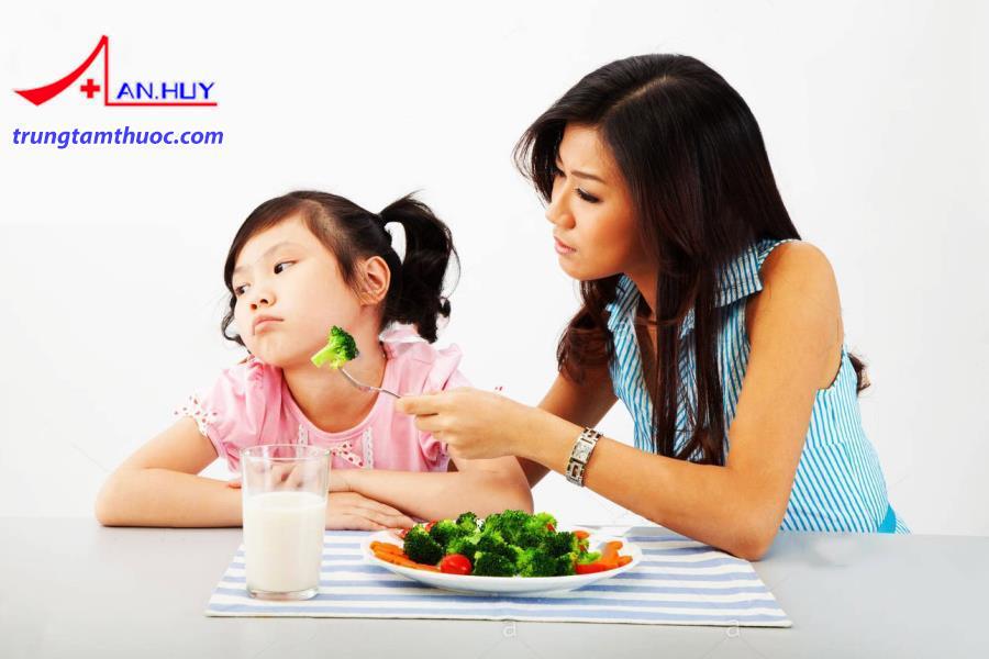Nguyên nhân gì khiến trẻ biếng ăn.