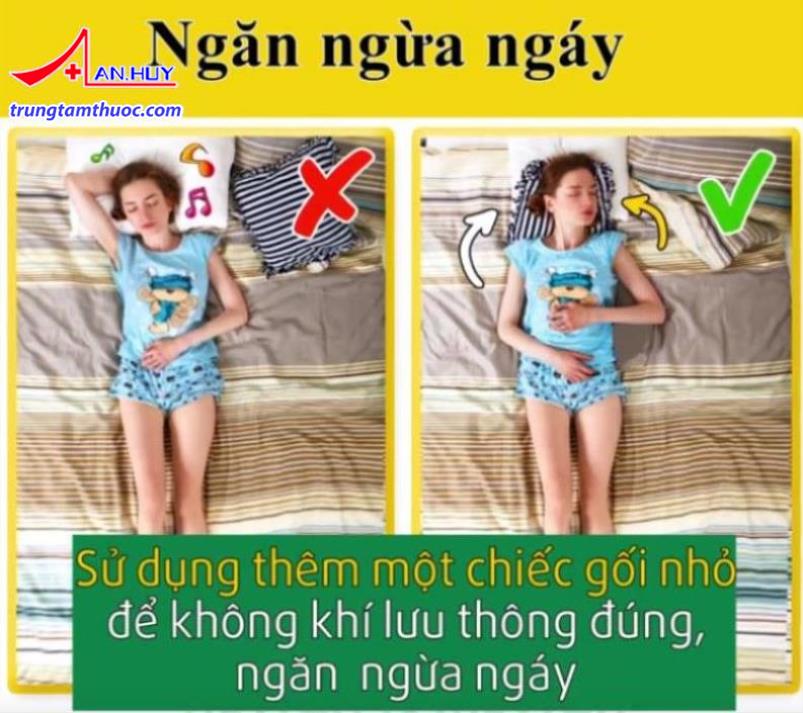 Nằm ngửa kê thêm gối giúp giảm ngáy