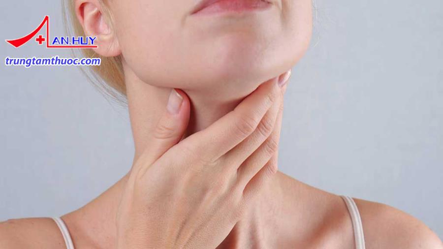 Ung thư tuyến giáp có triệu chứng gì?