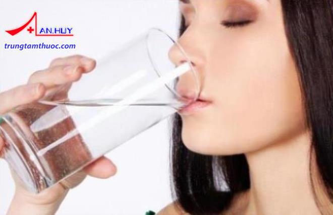 Uống nước giúp thải độc cho cơ thể